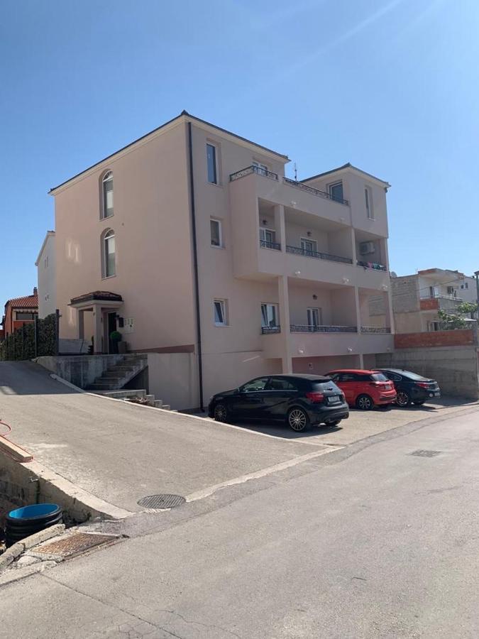Studio Apartmant Leona With Parking Place Split Extérieur photo