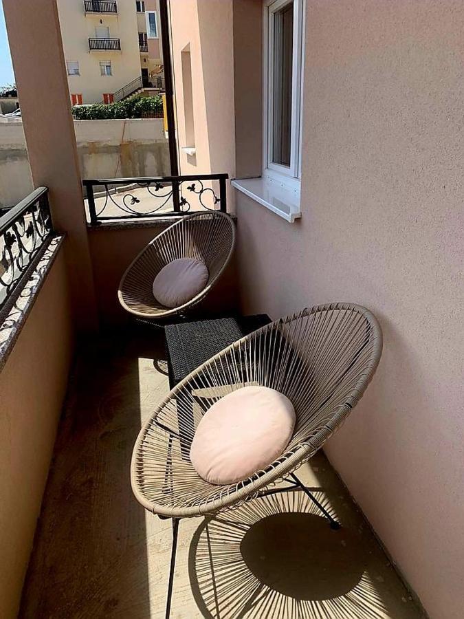 Studio Apartmant Leona With Parking Place Split Extérieur photo